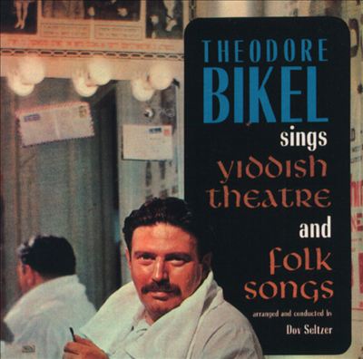 Sings Yiddish Theatre & Folk Songs