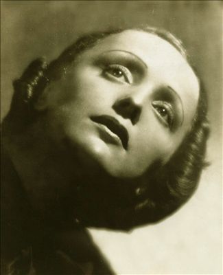 Édith Piaf Biography